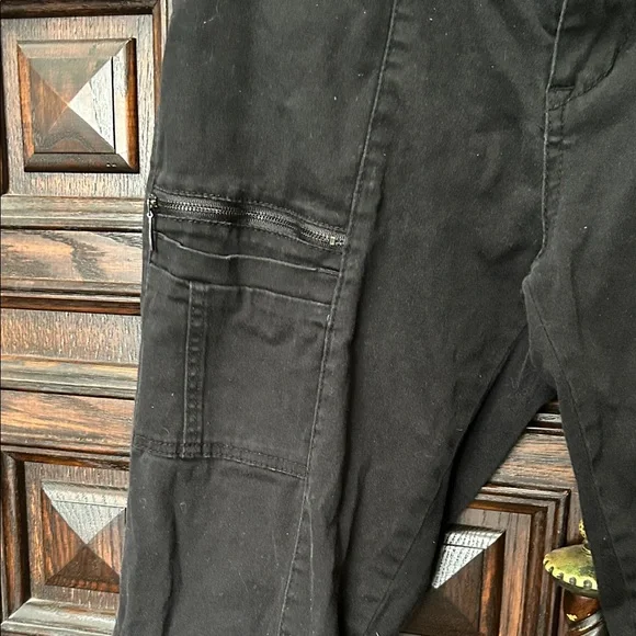 UNIONBAY Black Utility Cargo Pants - Picture 6 of 10